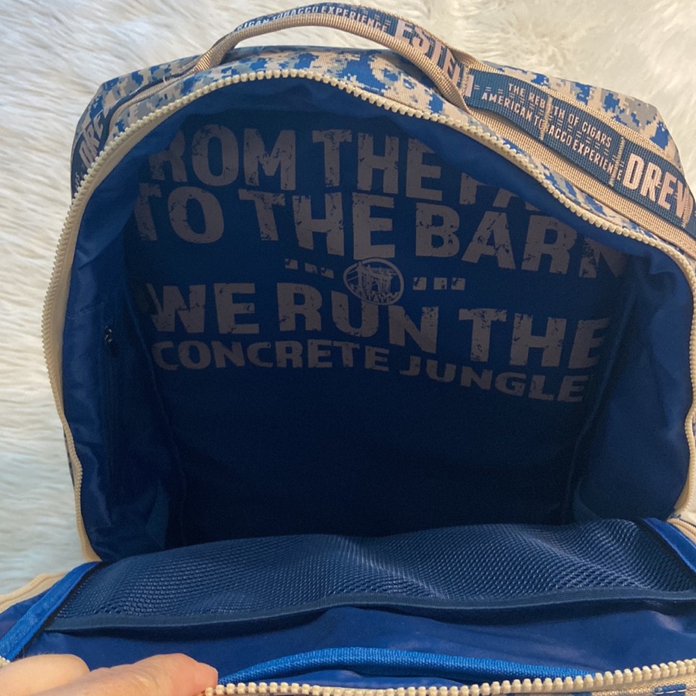 Drew Estate Barn Smoker Backpack Blue White bag with swag BNWOT see all photos - Picture 6 of 12